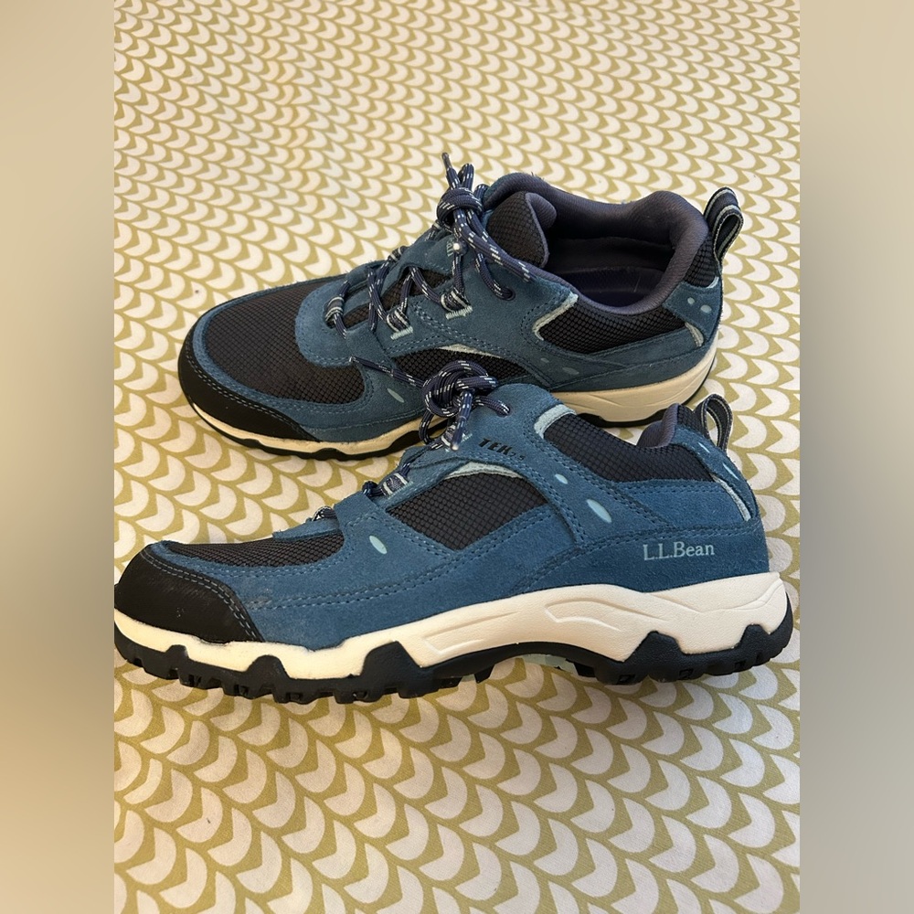 L.L.Bean women’s Trail Model Hiker 4 waterproof hiking shoes, size 8.5 - Picture 4 of 7